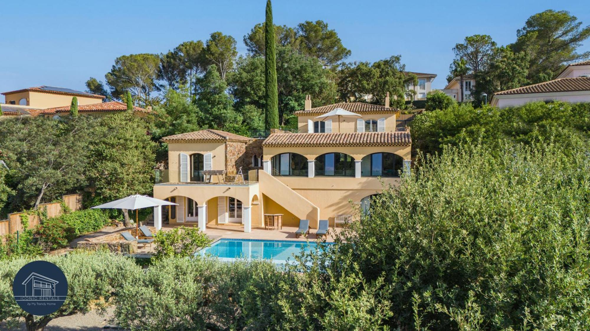 Villa Familiale Avec Vue Imprenable Saint-Raphael  Exterior photo